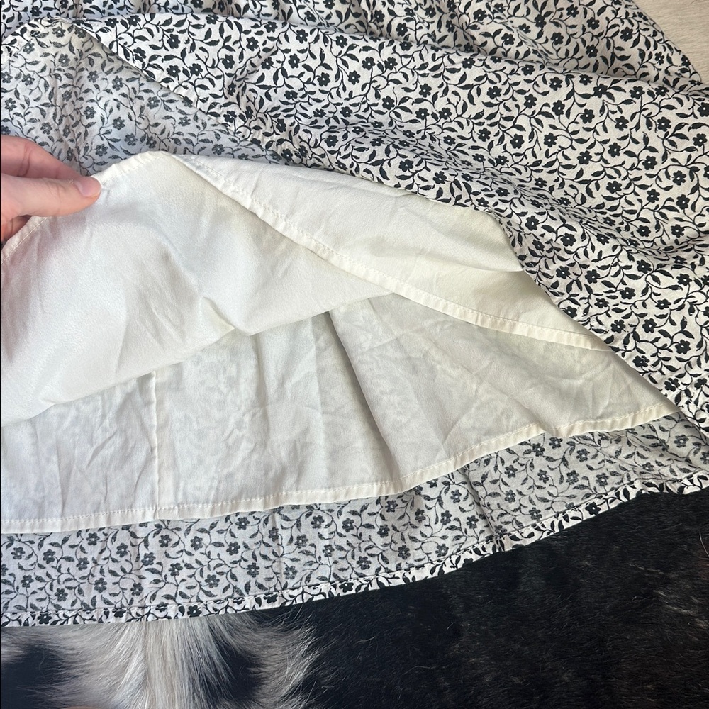 Black and White Floral Mini Dress with Empire Sleeves Size Medium Old Navy - Picture 3 of 8